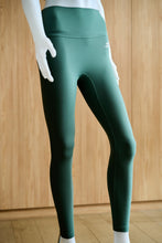 Load image into Gallery viewer, Evolution Yoga Pants in Jade
